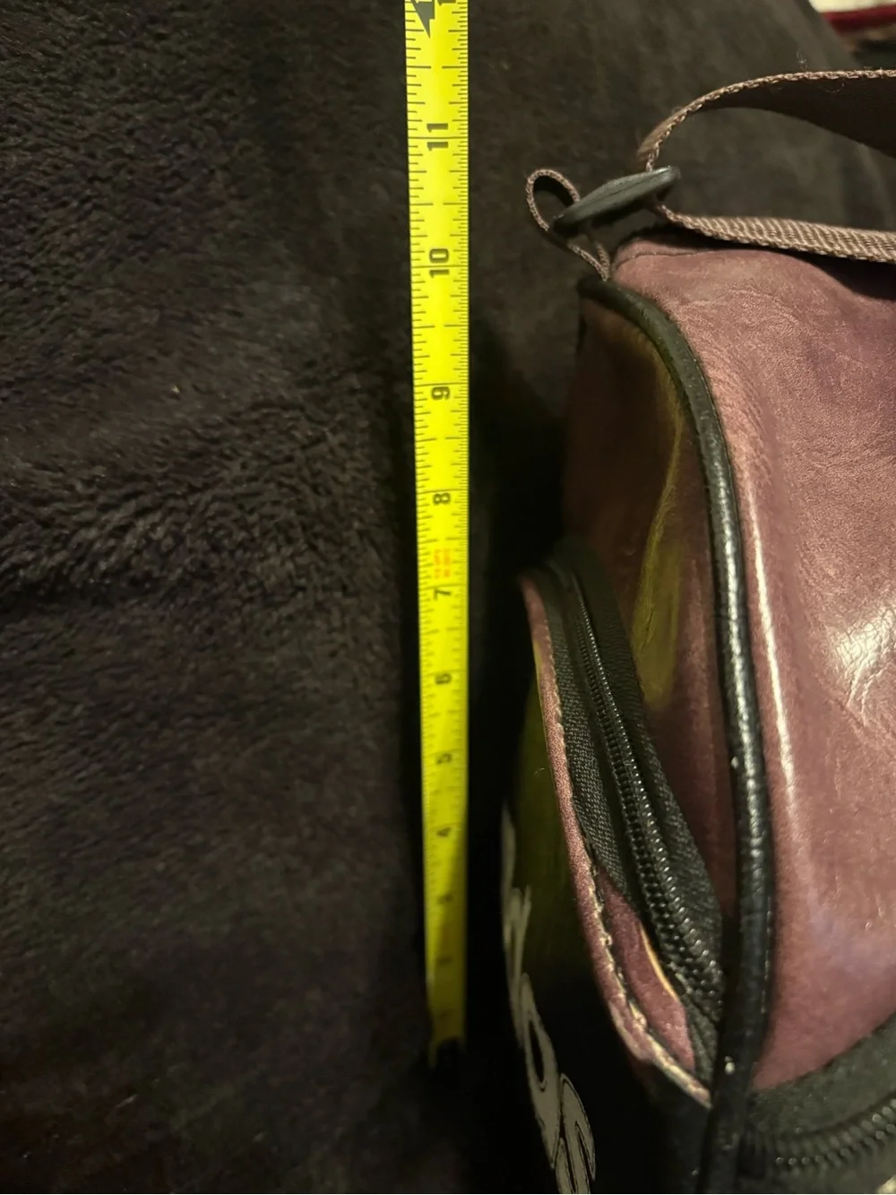 Adidas vintage 80s leather duffle bag 20”L x 10”W x 10”H Fair condition